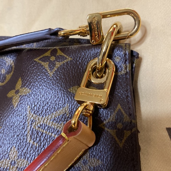 Like New Louis Vuitton Métis Hobo Reverse Monogram Canvas authentic - Picture 12 of 16